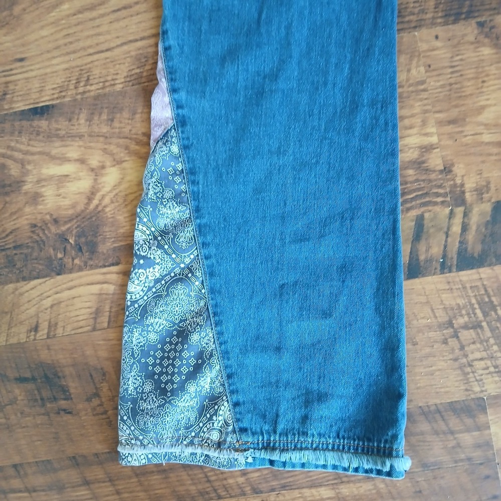 Easel Los Angeles Pieced Bandana Patchwork Fabric Flared Jeans Size S - Picture 16 of 16